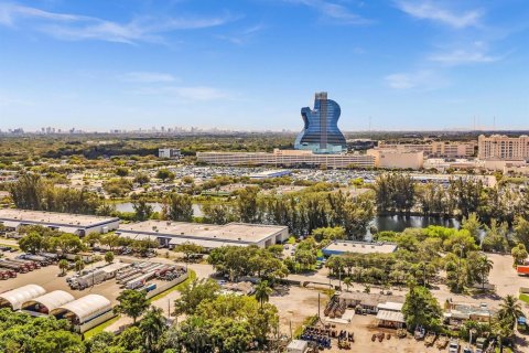 Propiedad comercial en venta en Davie, Florida № 2081580 - foto 7