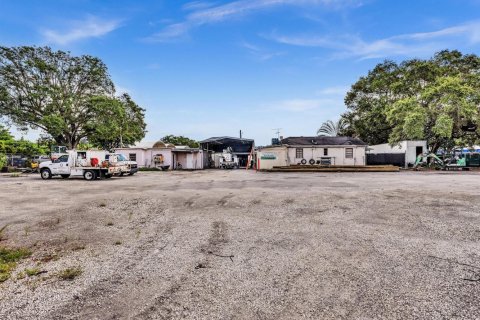Propiedad comercial en venta en Davie, Florida № 2081580 - foto 8