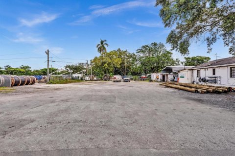Propiedad comercial en venta en Davie, Florida № 2081580 - foto 10