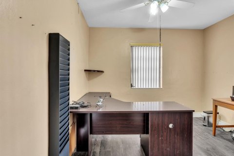 Propiedad comercial en venta en Davie, Florida № 2081580 - foto 21