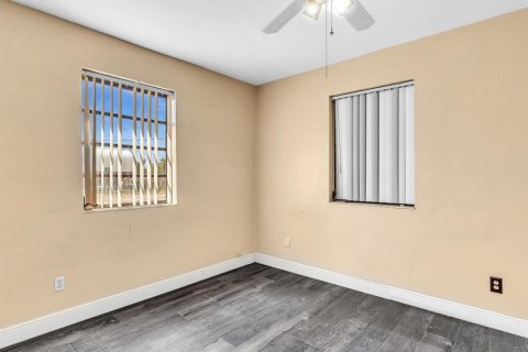 Propiedad comercial en venta en Davie, Florida № 2081580 - foto 26