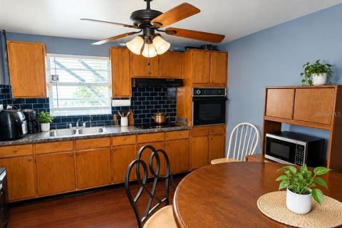 Villa ou maison à vendre à Seminole, Floride: 2 chambres, 102.19 m2 № 2431819 - photo 5