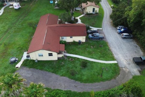 Propiedad comercial en venta en Dade City, Florida, 12 dormitorios, 464.51 m2 № 2318849 - foto 9