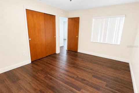 Propiedad comercial en venta en Dade City, Florida, 12 dormitorios, 464.51 m2 № 2318849 - foto 5