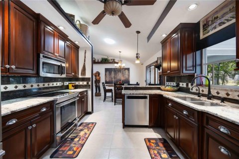 House in North Port, Florida 3 bedrooms, 241.82 sq.m. № 1725228 - photo 18