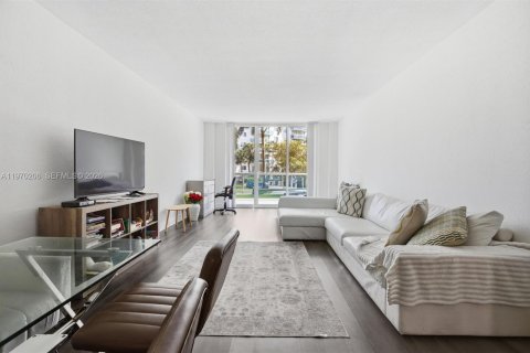 Condominio en venta en Sunny Isles Beach, Florida, 2 dormitorios, 141.68 m2 № 2030907 - foto 4