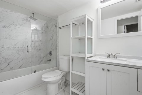 Condominio en venta en Sunny Isles Beach, Florida, 2 dormitorios, 141.68 m2 № 2030907 - foto 14