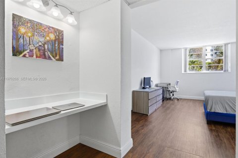 Condominio en venta en Sunny Isles Beach, Florida, 2 dormitorios, 141.68 m2 № 2030907 - foto 11