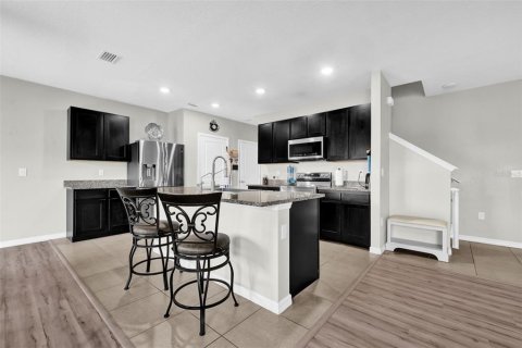 House in SOUTHSHORE BAY in Wimauma, Florida 4 bedrooms, 190.26 sq.m. № 1529174 - photo 5