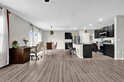 House in SOUTHSHORE BAY in Wimauma, Florida 4 bedrooms, 190.26 sq.m. № 1529174 - photo 8