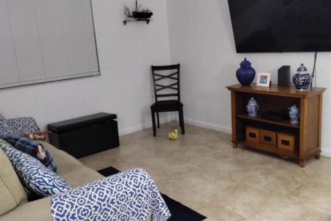 Condo in Delray Beach, Florida, 1 bedroom № 2190016 - photo 10