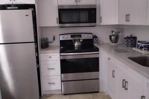 Condo in Delray Beach, Florida, 1 bedroom № 2190016 - photo 8