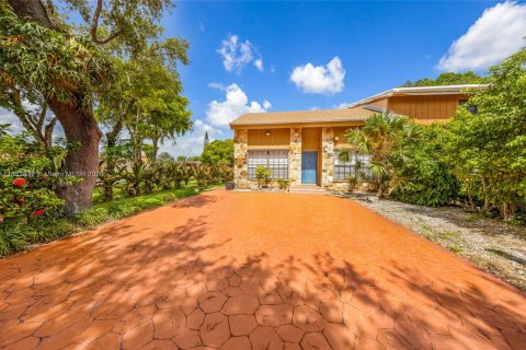 Townhouse in Miami, Florida 3 bedrooms, 164.81 sq.m. № 1872107 - photo 1