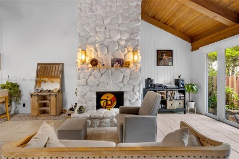 Townhouse in Miami, Florida 3 bedrooms, 164.81 sq.m. № 1872107 - photo 12