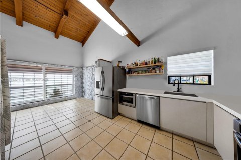 Townhouse in Miami, Florida 3 bedrooms, 164.81 sq.m. № 1872107 - photo 5