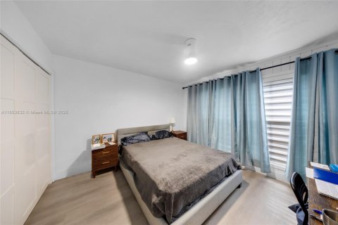 Townhouse in Miami, Florida 3 bedrooms, 164.81 sq.m. № 1872107 - photo 16