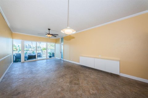 Condo in South Pasadena, Florida, 2 bedrooms  № 1564639 - photo 10