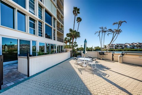 Condo in South Pasadena, Florida, 2 bedrooms  № 1564639 - photo 28