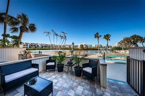 Condo in South Pasadena, Florida, 2 bedrooms  № 1564639 - photo 16