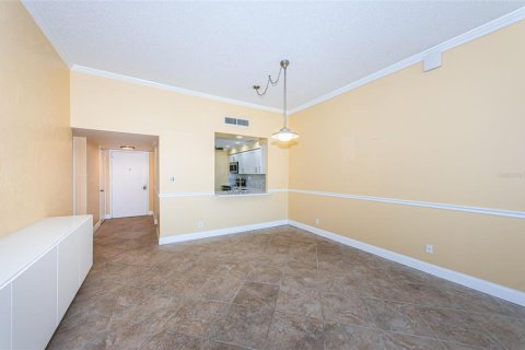 Condo in South Pasadena, Florida, 2 bedrooms  № 1564639 - photo 12