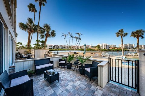 Condo in South Pasadena, Florida, 2 bedrooms  № 1564639 - photo 15