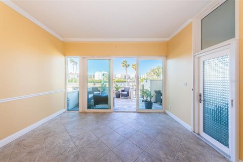 Condo in South Pasadena, Florida, 2 bedrooms  № 1564639 - photo 7
