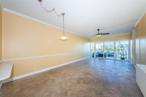Condo in South Pasadena, Florida, 2 bedrooms  № 1564639 - photo 9
