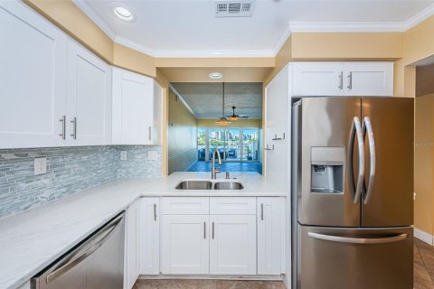 Condo in South Pasadena, Florida, 2 bedrooms  № 1564639 - photo 21