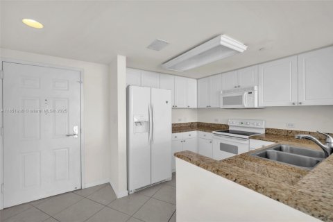 Condo in Aventura, Florida, 1 bedroom  № 1872327 - photo 5