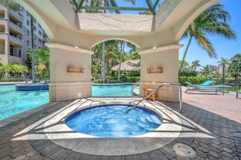 Condo in Aventura, Florida, 1 bedroom  № 1872327 - photo 30