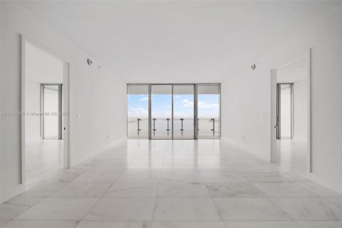 Condo in Miami, Florida, 2 bedrooms  № 1699716 - photo 5