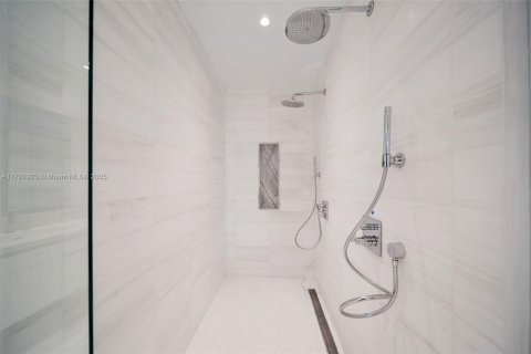 Condo in Miami, Florida, 2 bedrooms  № 1699716 - photo 20