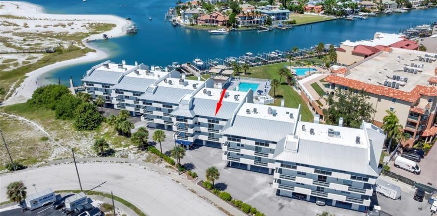 Condo in Tierra Verde, Florida, 3 bedrooms  № 2381322