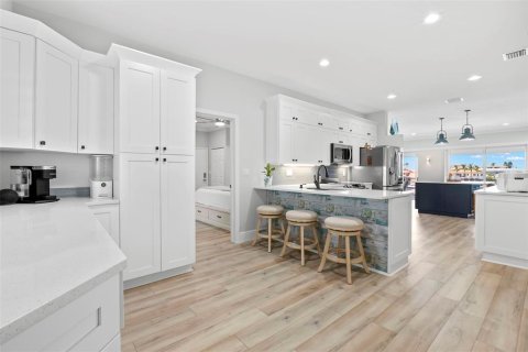Condo in Tierra Verde, Florida, 3 bedrooms  № 2381322 - photo 5