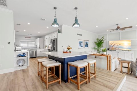Condo in Tierra Verde, Florida, 3 bedrooms  № 2381322 - photo 8