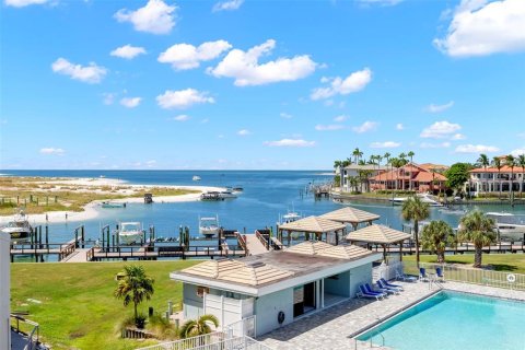 Condo in Tierra Verde, Florida, 3 bedrooms  № 2381322 - photo 29