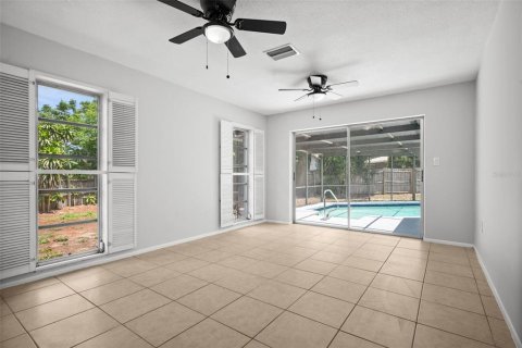 House in Tarpon Springs, Florida 4 bedrooms, 202.62 sq.m. № 2238450 - photo 12