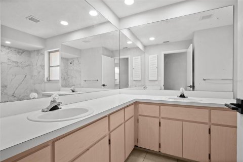 House in Tarpon Springs, Florida 4 bedrooms, 202.62 sq.m. № 2238450 - photo 21