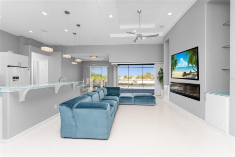 Casa en venta en Port Charlotte, Florida, 3 dormitorios, 196.49 m2 № 1391216 - foto 10