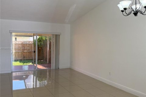 Купить виллу или дом в Хомстед, Флорида 2 спальни, 88.44м2, № 2030342 - фото 4