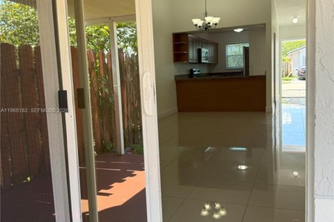 Купить виллу или дом в Хомстед, Флорида 2 спальни, 88.44м2, № 2030342 - фото 17