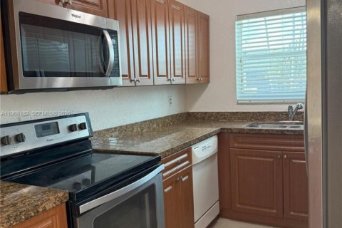 Купить виллу или дом в Хомстед, Флорида 2 спальни, 88.44м2, № 2030342 - фото 9