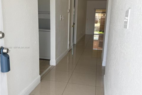 Купить виллу или дом в Хомстед, Флорида 2 спальни, 88.44м2, № 2030342 - фото 2