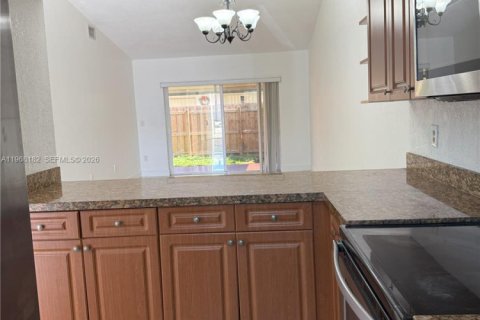 Купить виллу или дом в Хомстед, Флорида 2 спальни, 88.44м2, № 2030342 - фото 7