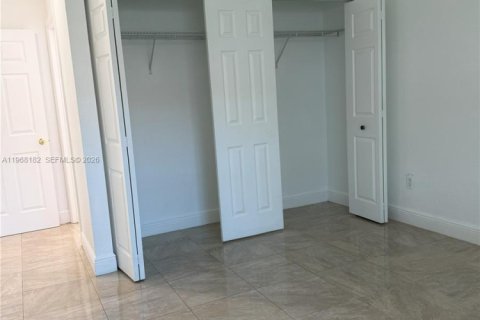 Купить виллу или дом в Хомстед, Флорида 2 спальни, 88.44м2, № 2030342 - фото 15