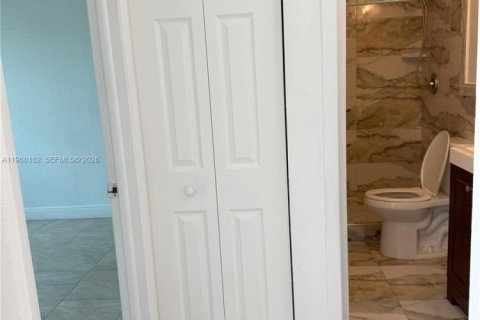 Купить виллу или дом в Хомстед, Флорида 2 спальни, 88.44м2, № 2030342 - фото 11