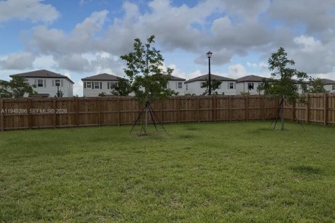 House in Homestead, Florida 3 bedrooms, 274.34 sq.m. № 2006784 - photo 15