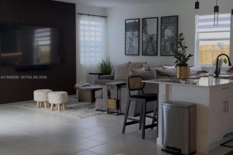 House in Homestead, Florida 3 bedrooms, 274.34 sq.m. № 2006784 - photo 3