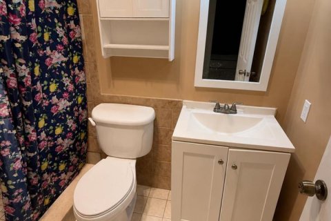 House in Stuart, Florida 3 bedrooms, 132.48 sq.m. № 2191209 - photo 9