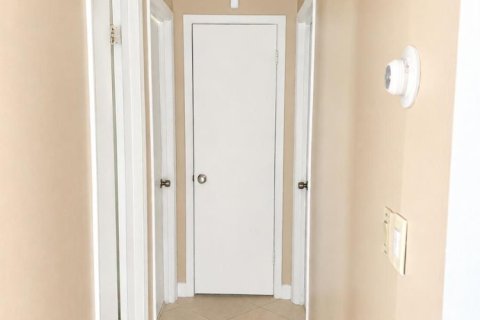 House in Stuart, Florida 3 bedrooms, 132.48 sq.m. № 2191209 - photo 13